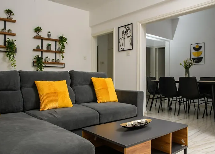 Ariel 3 Bed Апартаменти *